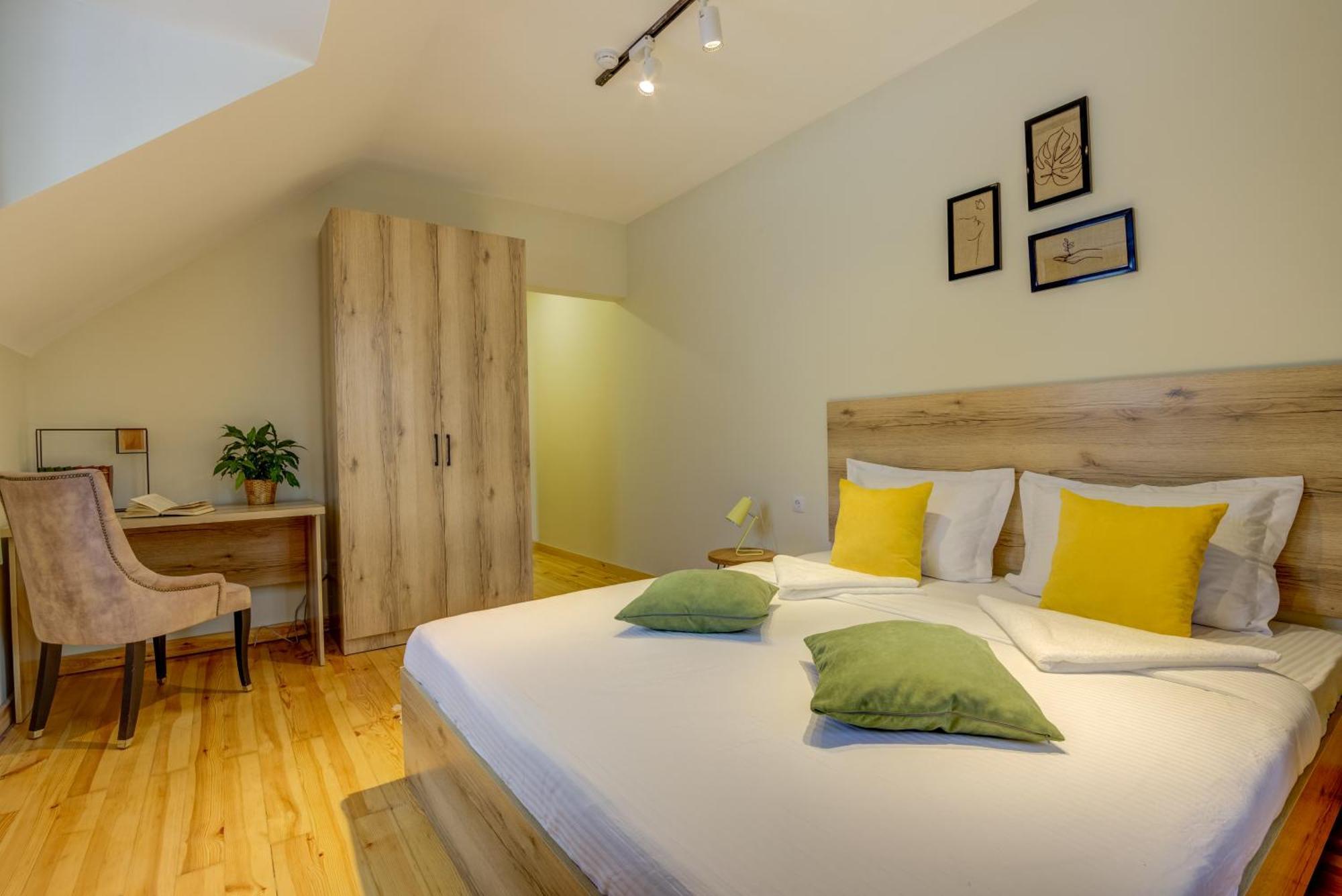 People Guest House Bishkek Exterior photo