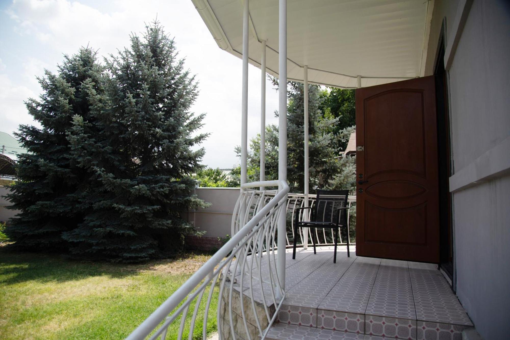 People Guest House Bishkek Exterior photo
