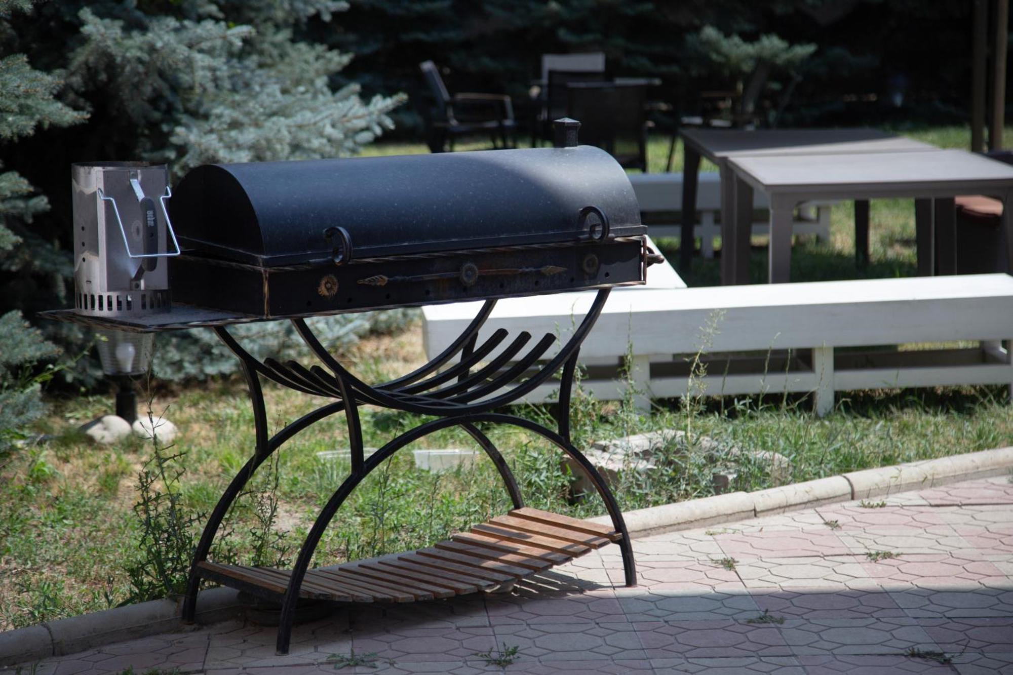 People Guest House Bishkek Exterior photo