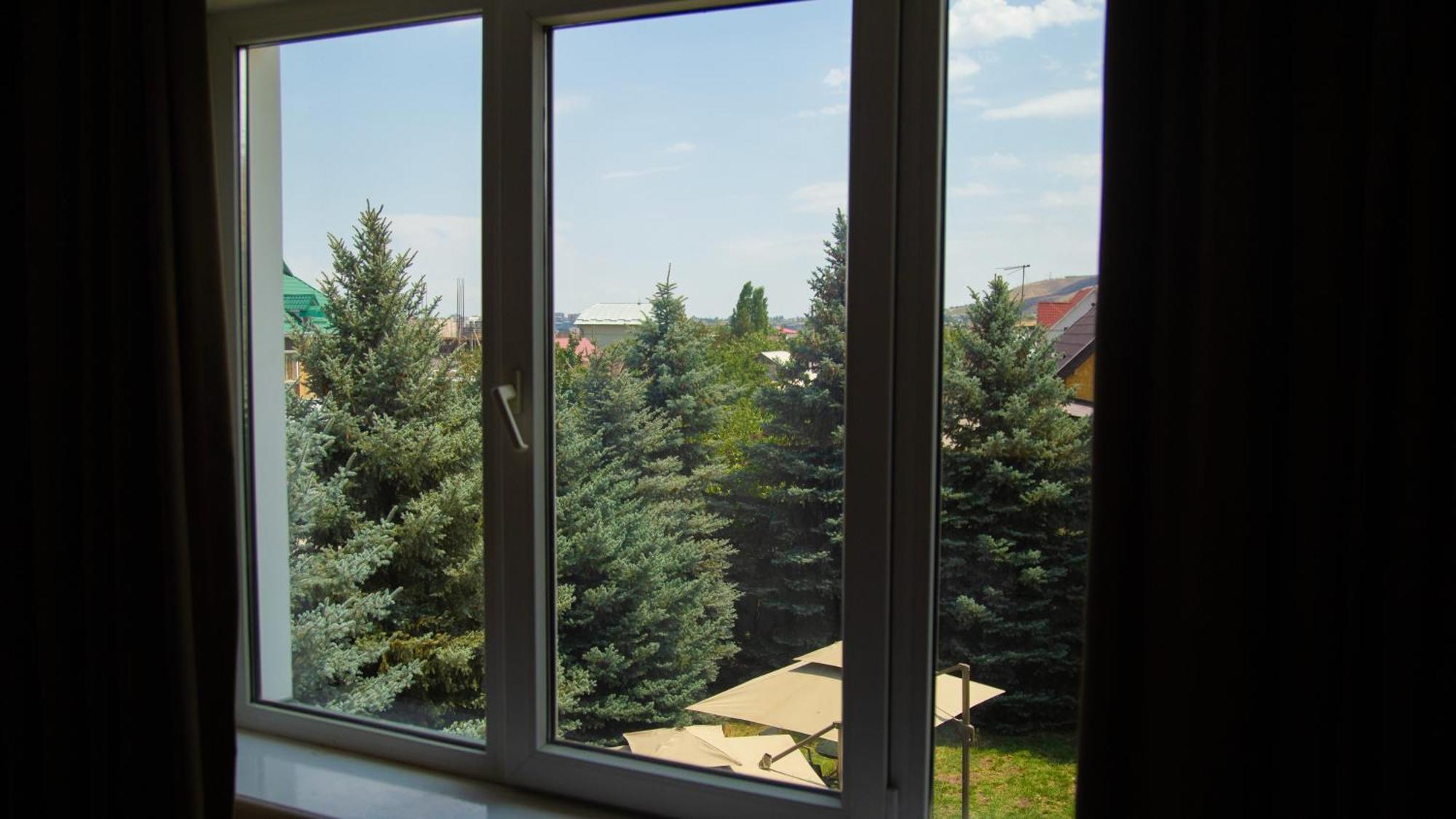 People Guest House Bishkek Exterior photo