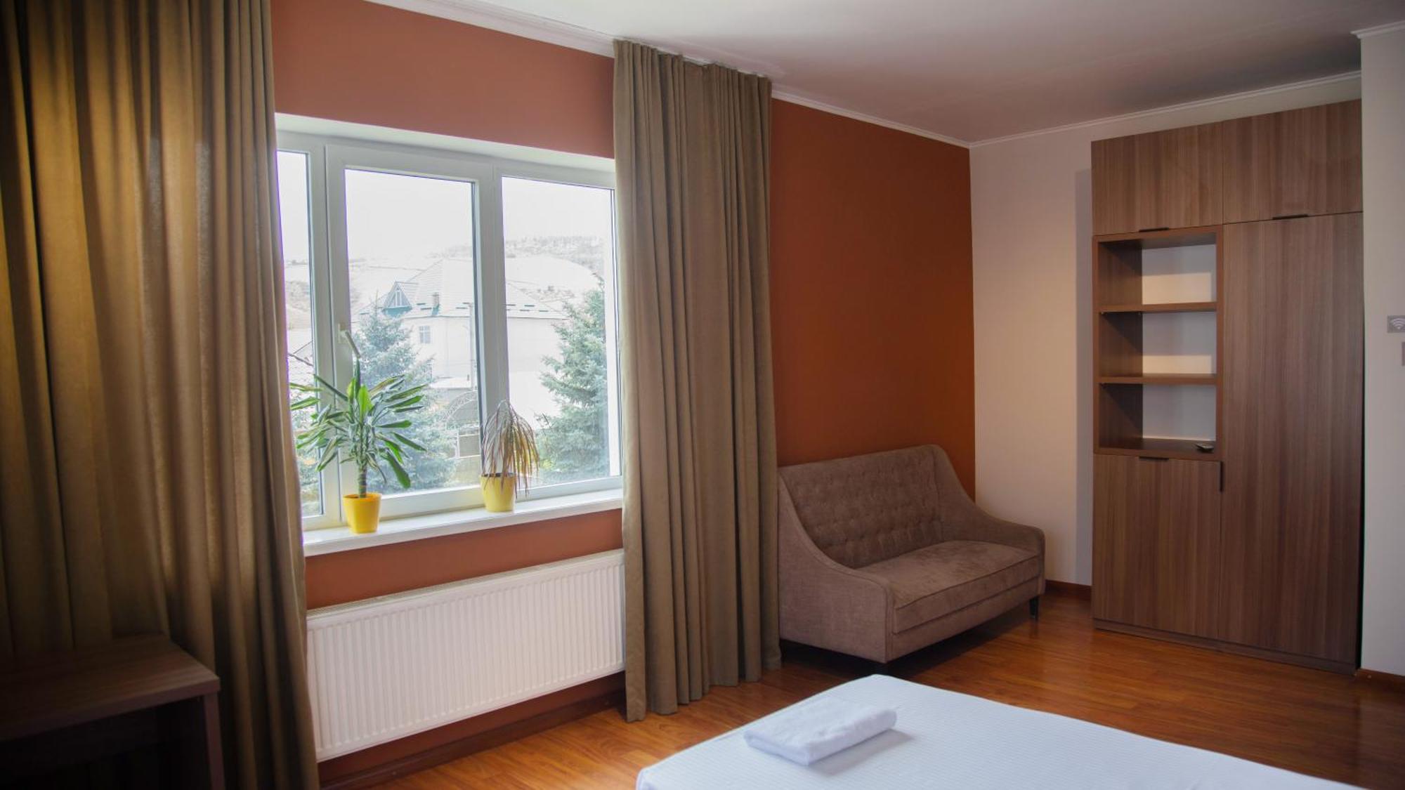 People Guest House Bishkek Exterior photo